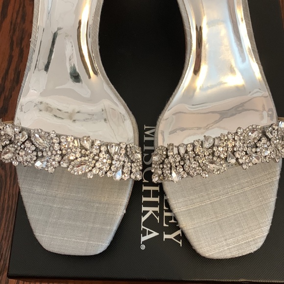 Badgley Mischka silver heels with stone detailing - Picture 4 of 4